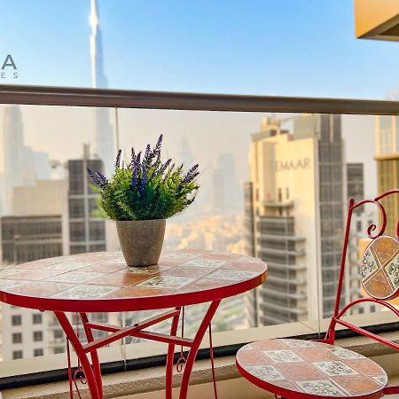 Mira Holiday Homes - Lovely Studio With Burj Khalifa View ドバイ エクステリア 写真